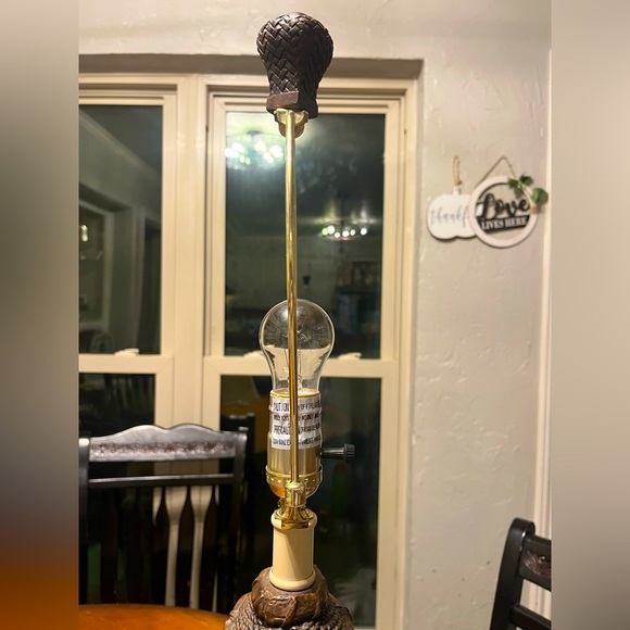 Woven Wicker Lamp in Excellent Comdition - Picture 9 of 10